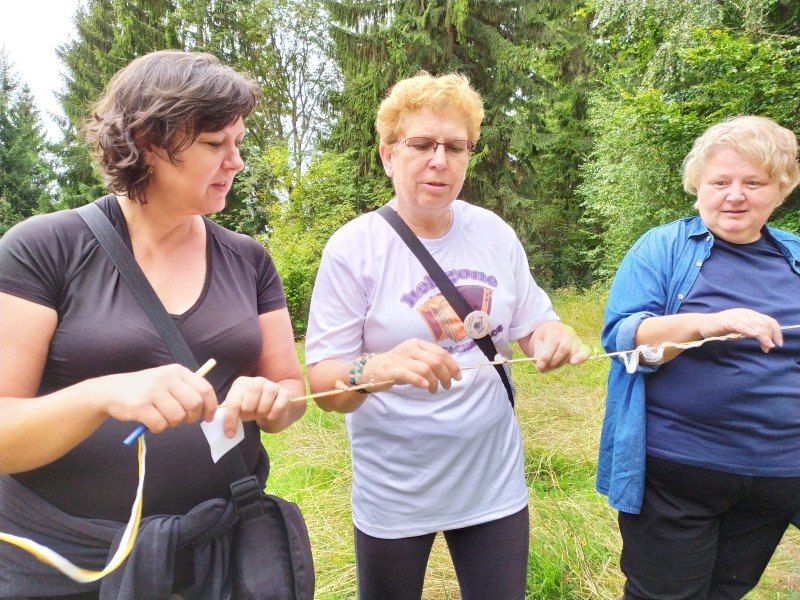 - 56 - Tři sudičky - předeme, předeme zlatou nit.jpg